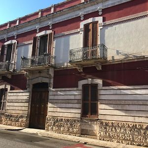 Palazzo De Bellis Vitti nella città delle Grotte